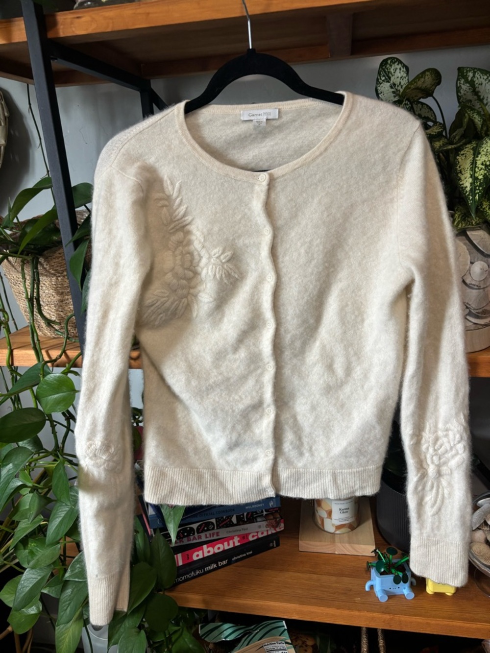 Garnett Hill Cashmere Cream Floral Embroidered Cardigan Sweater | Medium